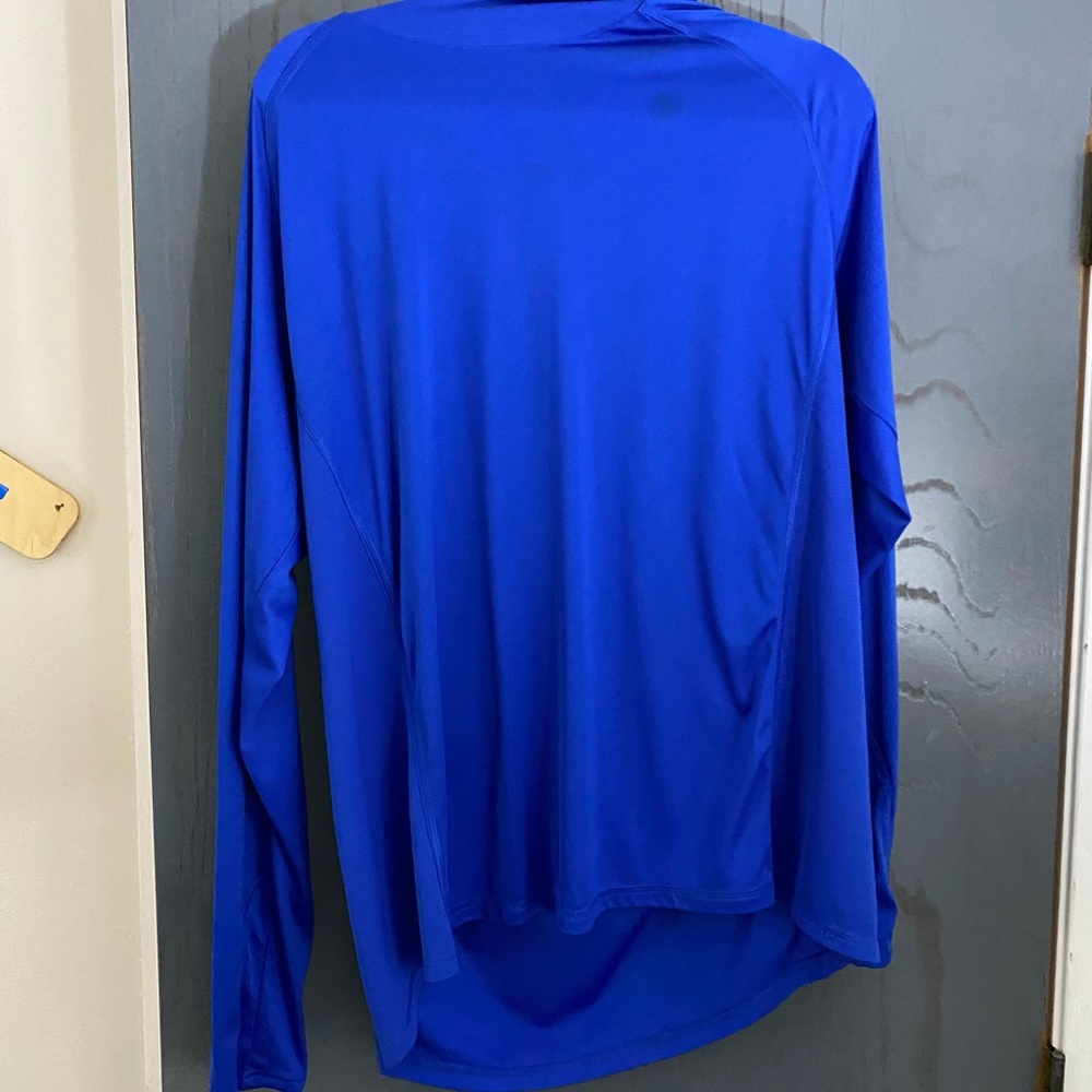 XL reel legends hooded fishing shirt